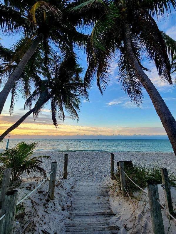 Beautifully Renovated Summer Of 2020 Come And Enjoy This Lovely Unit Key West Exterior foto